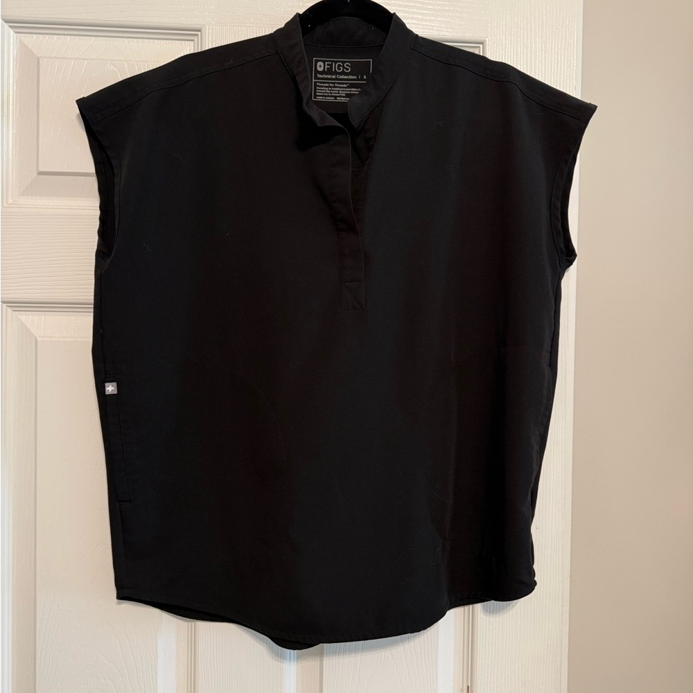 Figs Black Rafaela Oversized Scrub Top size Small